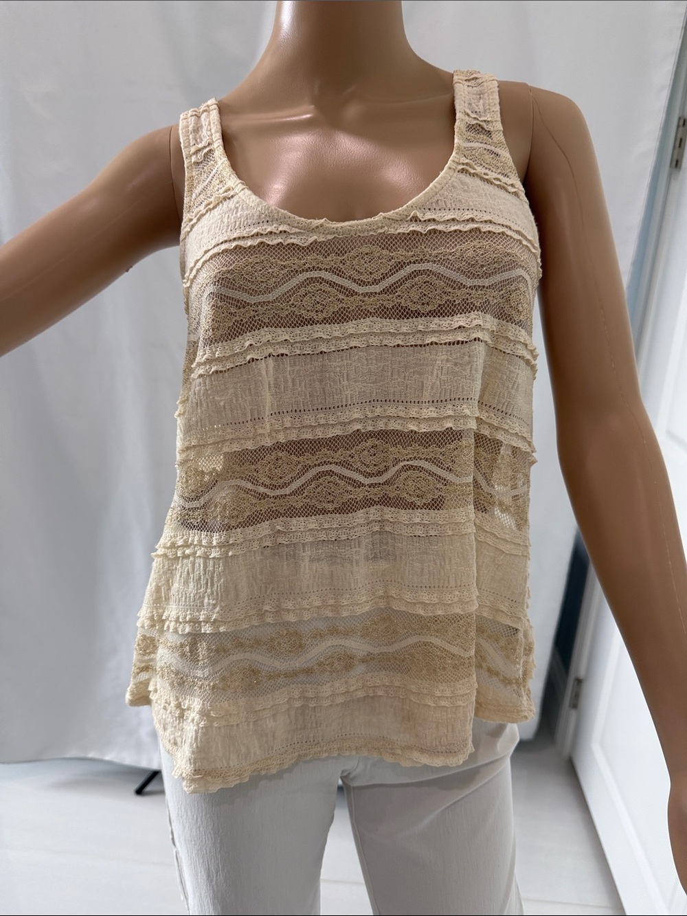 Sparkle & Fade Urban Outfitters Cream Lace Layered Tank Top Camisole Size M